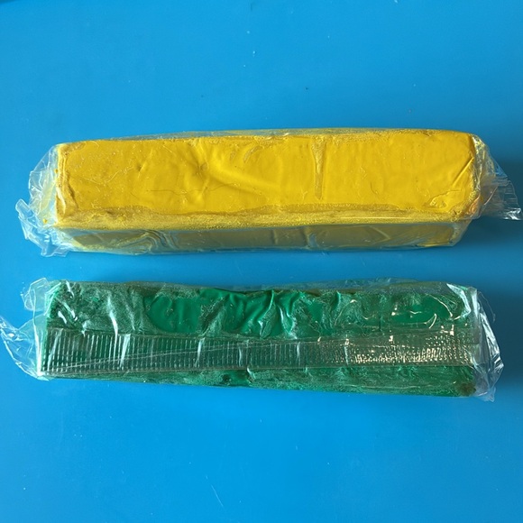 NWOT modeling clay for art projects in yellow and green, individually wrapped - Picture 2 of 5